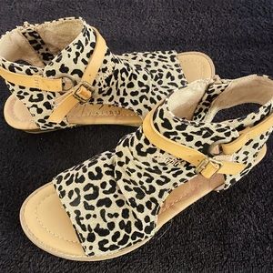 Malibu Blowfish Sandal low wedge with animal print fabric 7.5